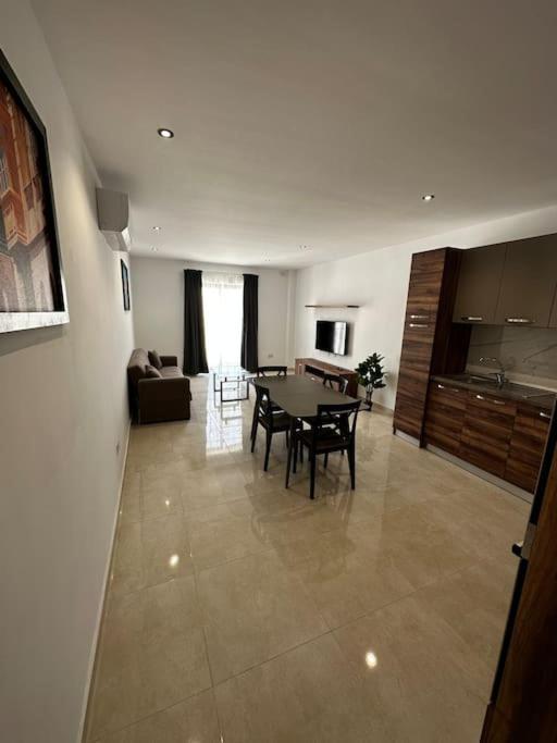 Duplex Penthouse In Gzira Sleeps 6 Exterior foto